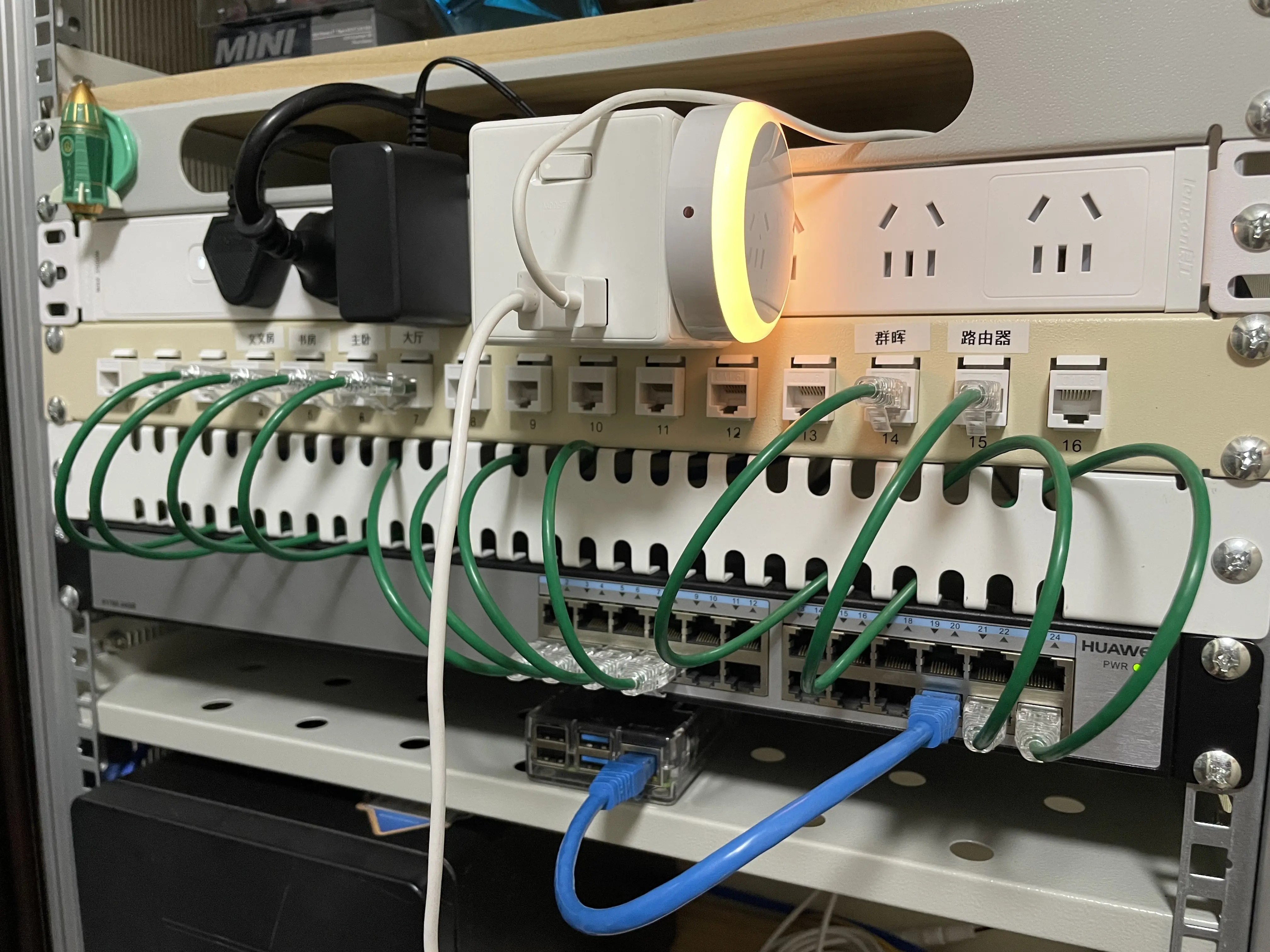 自制HomeLab铝型材机柜